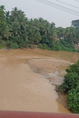 Warga Dusun Senamat Keluhkan Aliran Sungai Batang Senamat Keruh
