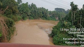 Warga Dusun Senamat Keluhkan Aliran Sungai Batang Senamat Keruh